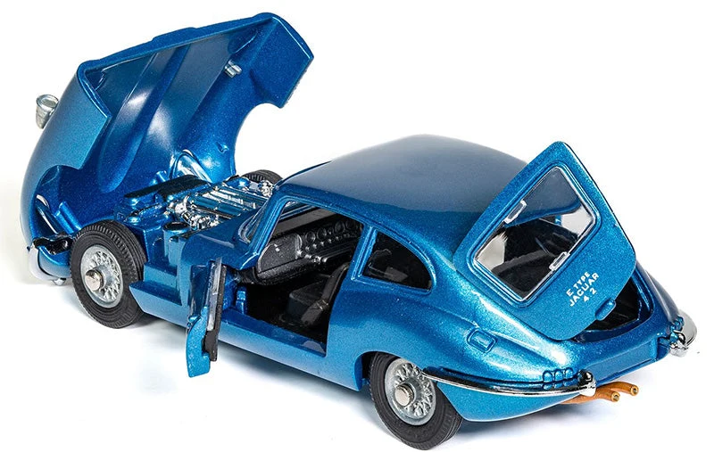 4.2 Litre E-Type Jaguar in blue (335) - Image 3